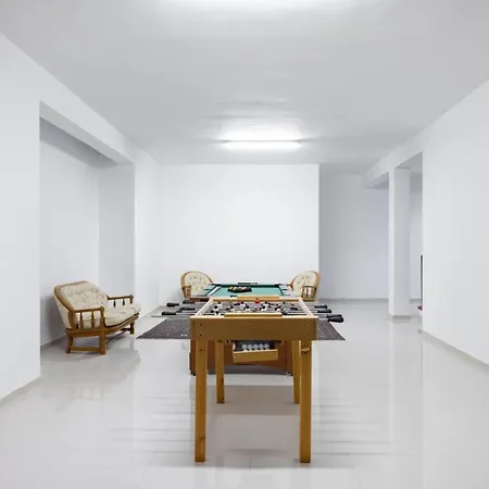 Luxury 5-bed In Costa Adeje Tenerife Vila